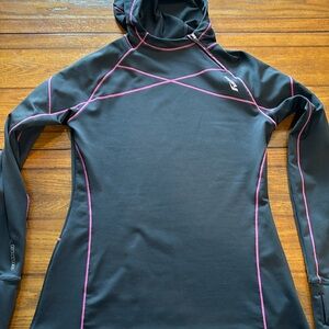 Saucony Long Sleeve Shirt with Hood